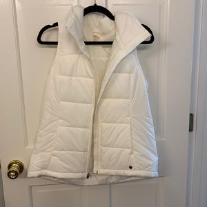 Calia by Carrie Underwood medium puffer vest